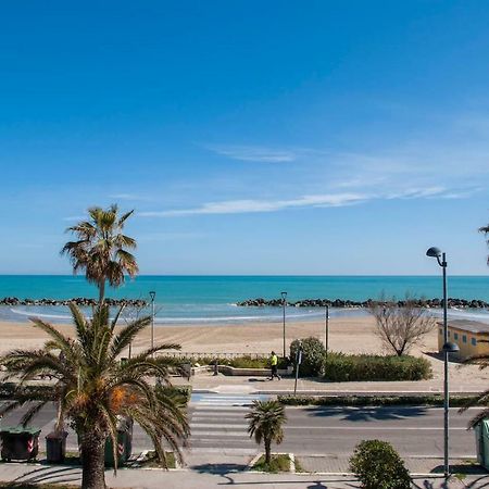 Appartamento Di Antonio Fronte Mare Montesilvano Exterior photo