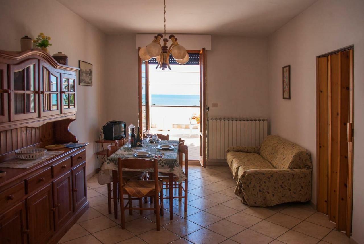 Appartamento Di Antonio Fronte Mare Montesilvano Exterior photo